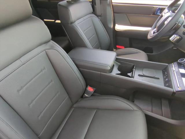 Photo of 2025 Ecotronic Gray Hyundai SANTA FE HEV