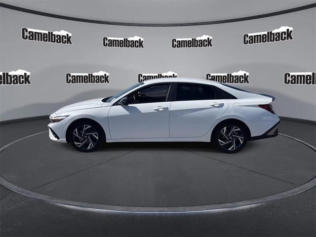 Photo of 2025 Serenity White Hyundai ELANTRA