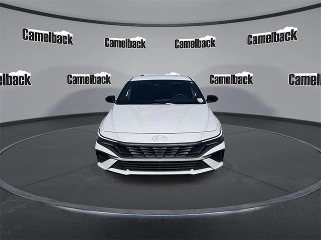 Photo of 2025 Serenity White Hyundai ELANTRA