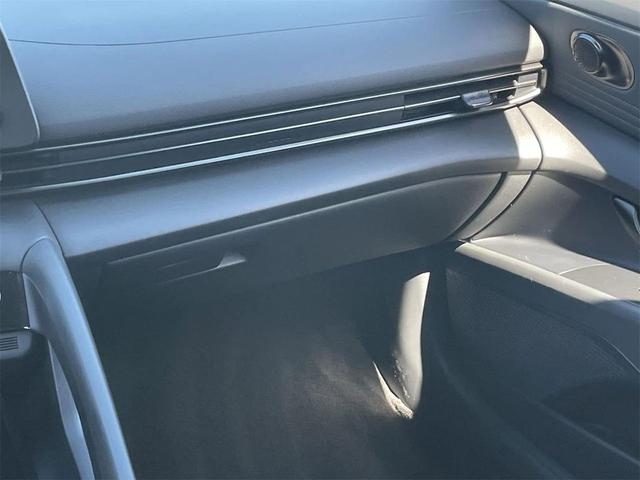 Photo of 2025 Serenity White Hyundai ELANTRA