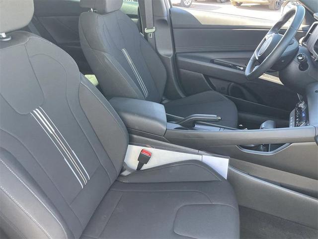 Photo of 2025 Serenity White Hyundai ELANTRA