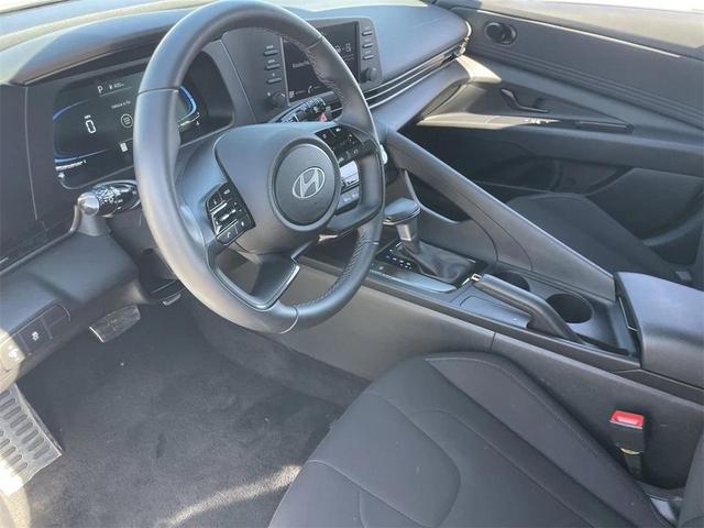 Photo of 2025 Serenity White Hyundai ELANTRA