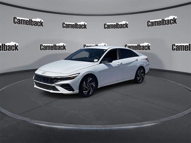 Photo of 2025 Serenity White Hyundai ELANTRA