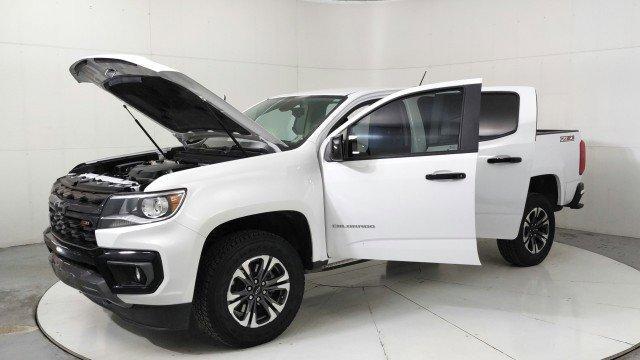 Photo of 2022 Summit White Chevrolet Colorado