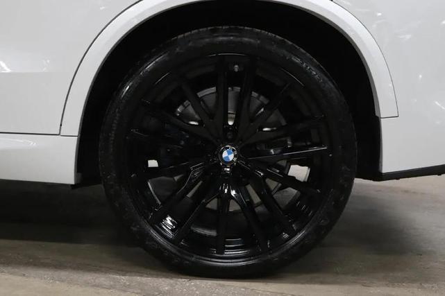 Photo of 2024 White BMW X5