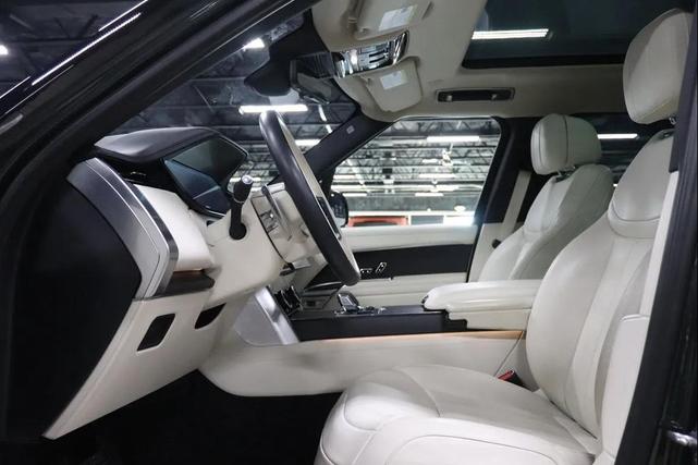 Photo of 2023 GREEN Land Rover Range Rover