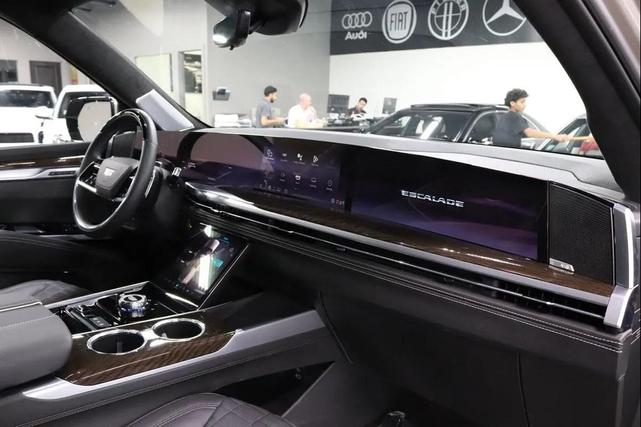 Photo of 2025 Cadillac Escalade