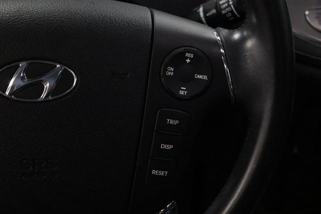 Photo of 2010 Platinum Metallic Hyundai Genesis