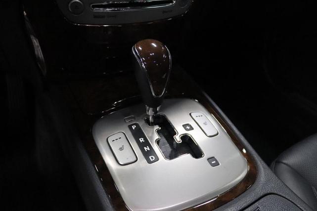 Photo of 2010 Platinum Metallic Hyundai Genesis