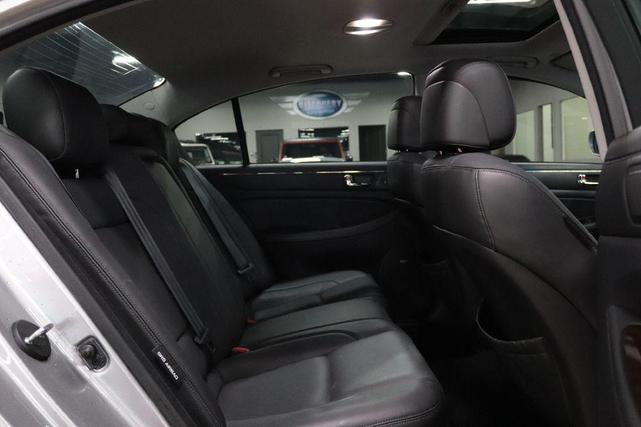 Photo of 2010 Platinum Metallic Hyundai Genesis