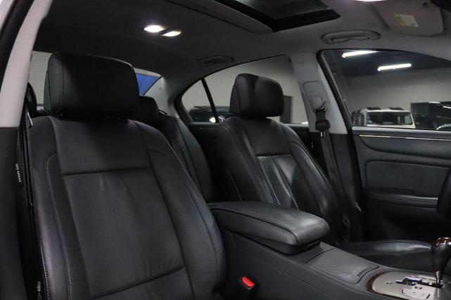 Photo of 2010 Platinum Metallic Hyundai Genesis