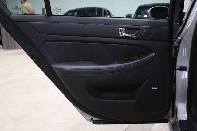 Photo of 2010 Platinum Metallic Hyundai Genesis