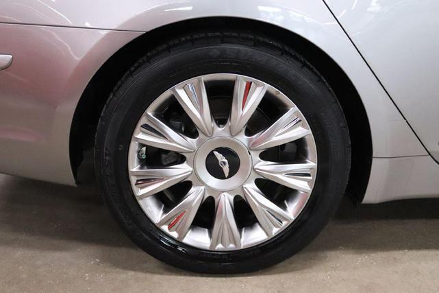 Photo of 2010 Platinum Metallic Hyundai Genesis