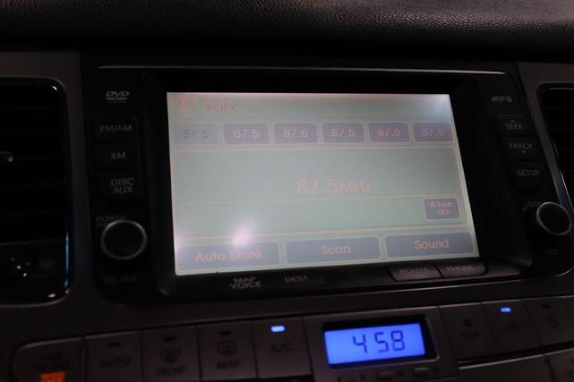 Photo of 2010 Platinum Metallic Hyundai Genesis