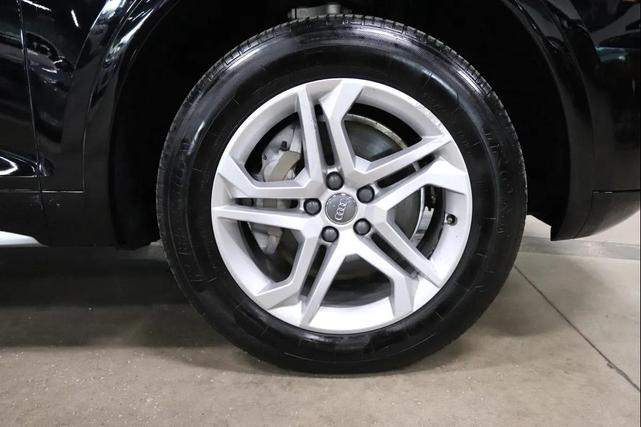 Photo of 2019 Black Audi Q5