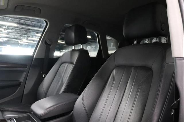 Photo of 2019 Black Audi Q5
