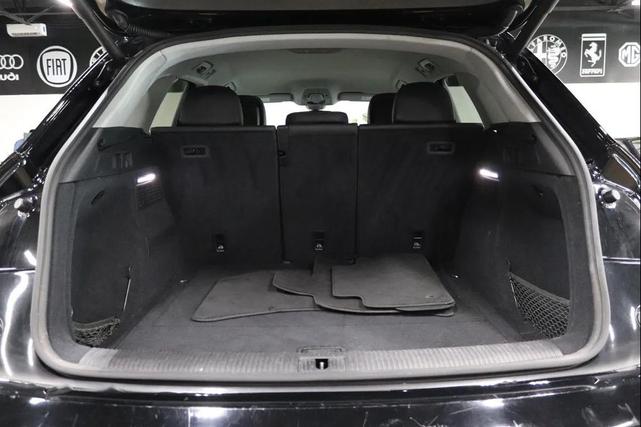 Photo of 2019 Black Audi Q5