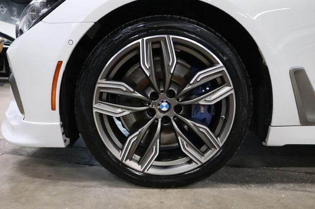 Photo of 2018 WHITE BMW M760
