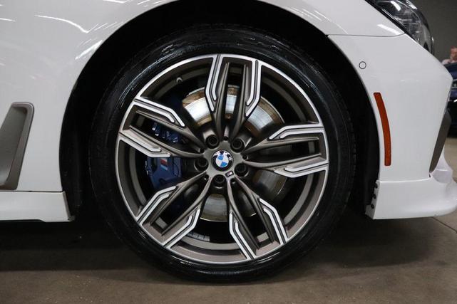 Photo of 2018 WHITE BMW M760