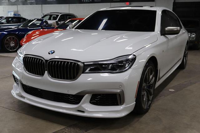 Photo of 2018 WHITE BMW M760
