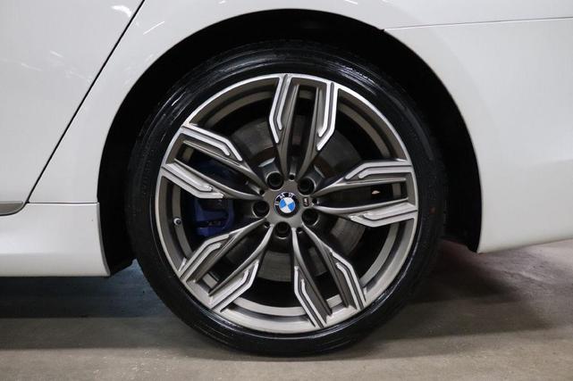 Photo of 2018 WHITE BMW M760