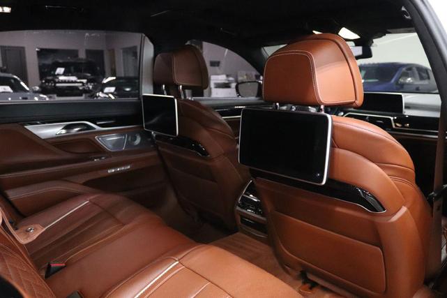 Photo of 2018 WHITE BMW M760