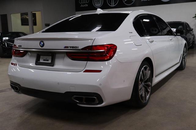 Photo of 2018 WHITE BMW M760