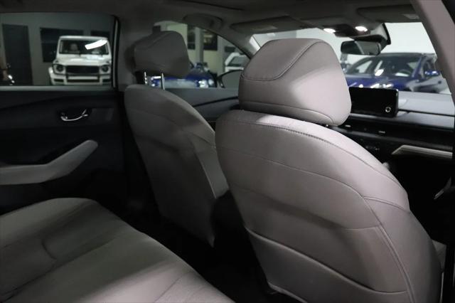 Photo of 2023 Platinum White Pearl Honda Accord