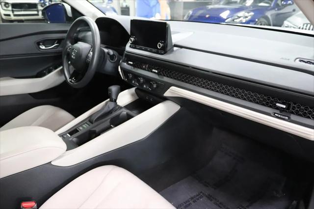Photo of 2023 Platinum White Pearl Honda Accord