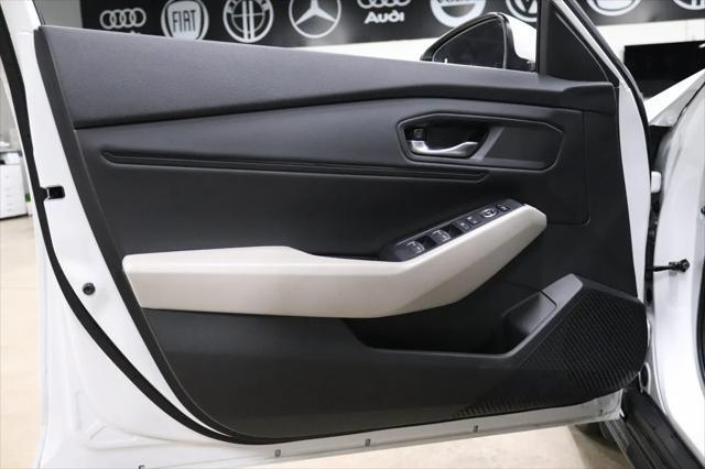 Photo of 2023 Platinum White Pearl Honda Accord