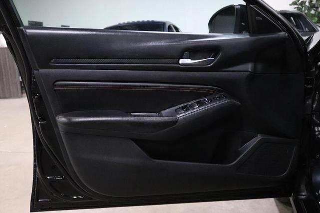 Photo of 2019 Super Black Nissan Altima