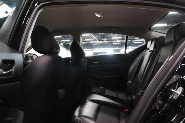 Photo of 2019 Super Black Nissan Altima