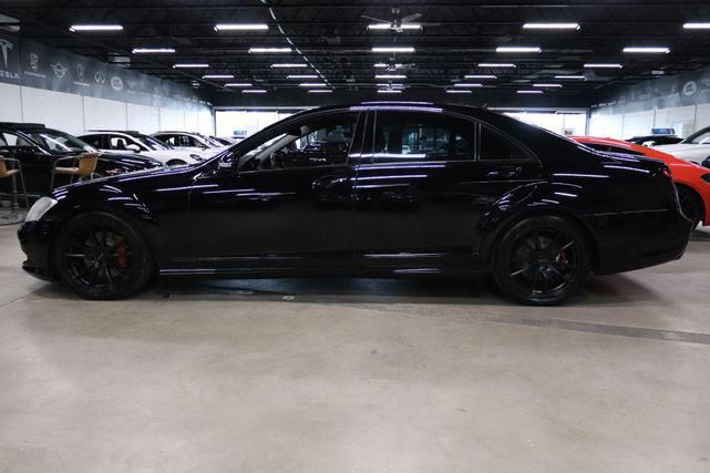 Photo of 2009 BLACK Mercedes-Benz S-Class