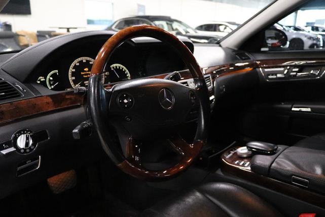 Photo of 2009 BLACK Mercedes-Benz S-Class