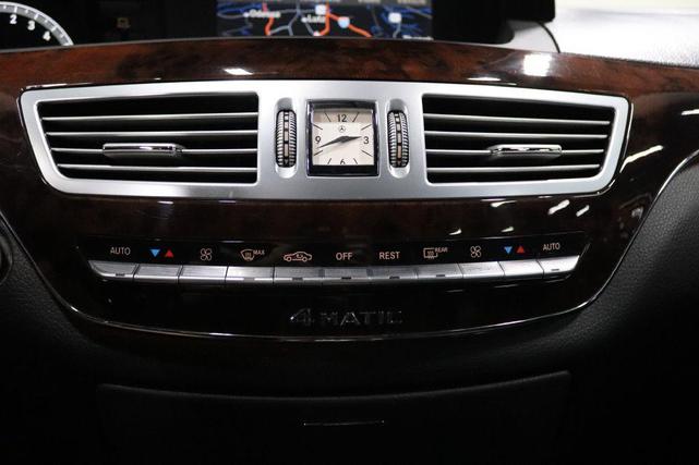 Photo of 2009 BLACK Mercedes-Benz S-Class