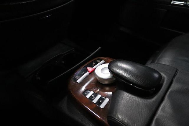 Photo of 2009 BLACK Mercedes-Benz S-Class