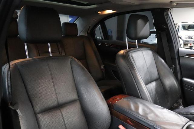 Photo of 2009 BLACK Mercedes-Benz S-Class