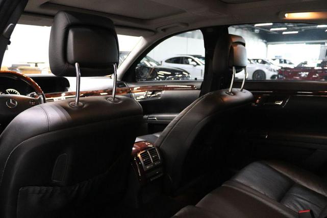 Photo of 2009 BLACK Mercedes-Benz S-Class