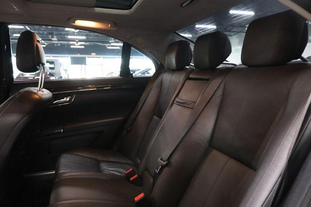 Photo of 2009 BLACK Mercedes-Benz S-Class