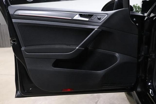 Photo of 2018 Deep Black Pearl Metallic Volkswagen Golf GTI