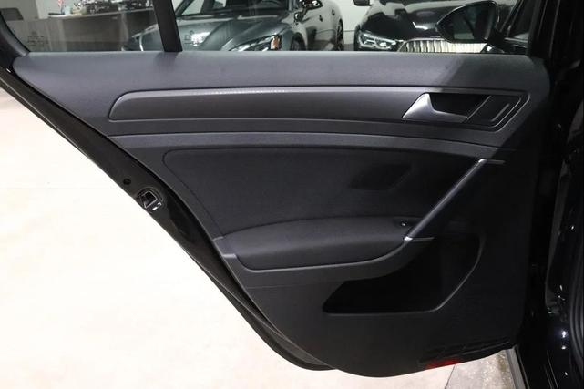 Photo of 2018 Deep Black Pearl Metallic Volkswagen Golf GTI