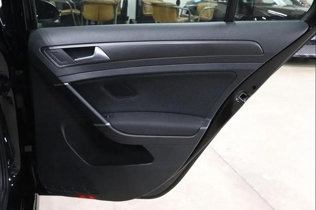 Photo of 2018 Deep Black Pearl Metallic Volkswagen Golf GTI