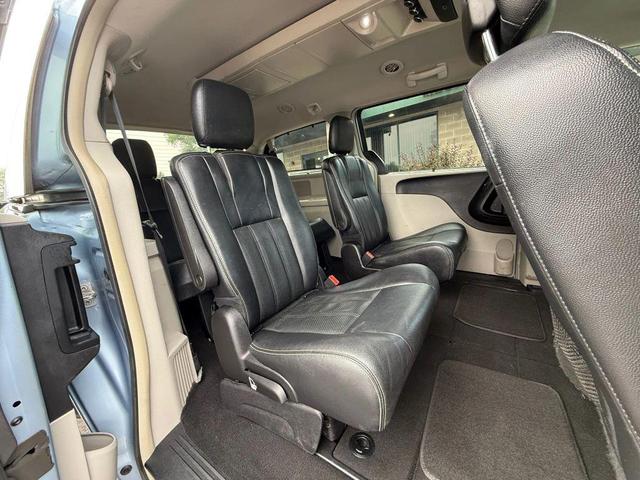 Photo of 2016 Blue Chrysler Town & Country