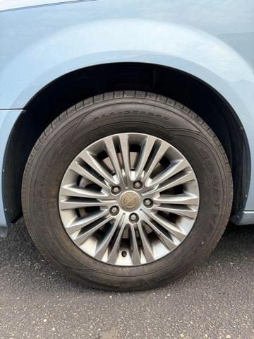 Photo of 2016 Blue Chrysler Town & Country