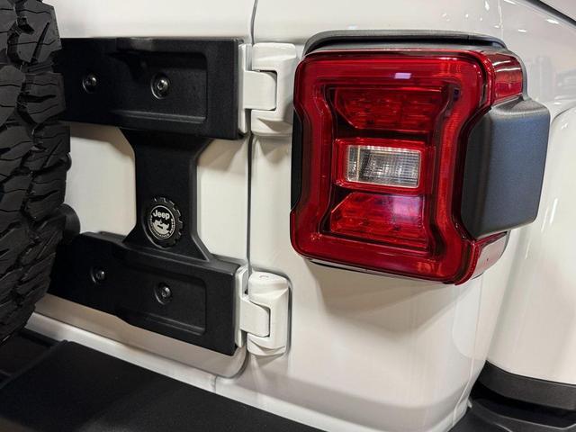 Photo of 2024 Bright White Clearcoat Jeep Wrangler