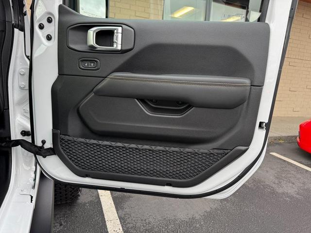 Photo of 2024 Bright White Clearcoat Jeep Wrangler