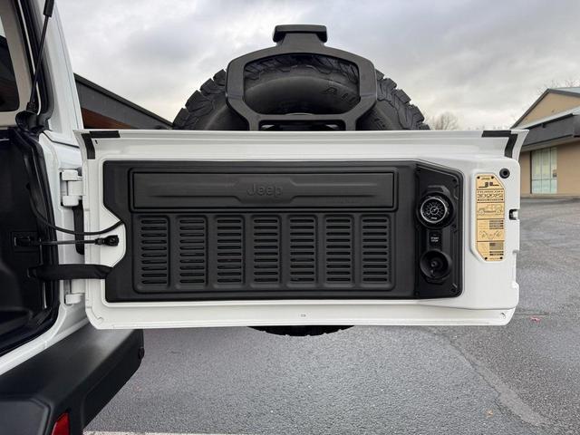 Photo of 2024 Bright White Clearcoat Jeep Wrangler