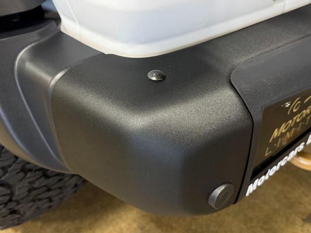 Photo of 2024 Bright White Clearcoat Jeep Wrangler