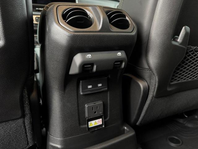 Photo of 2024 Bright White Clearcoat Jeep Wrangler