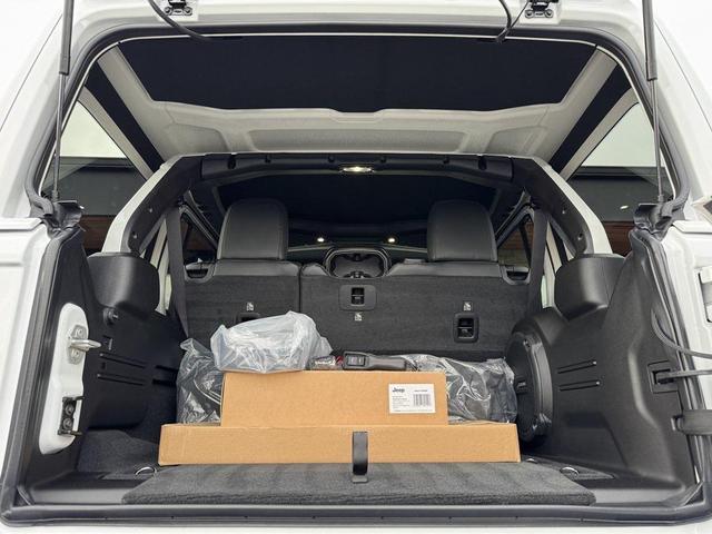 Photo of 2024 Bright White Clearcoat Jeep Wrangler
